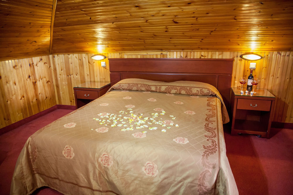 Tasia Mountain Hotel